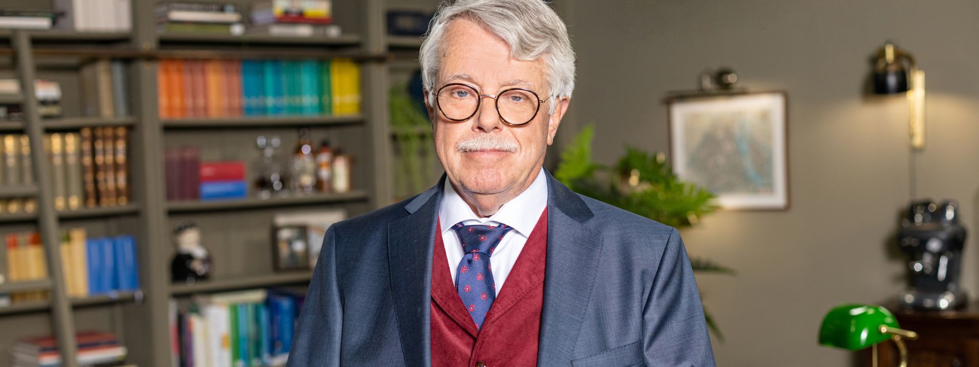 Mr. Frank Visser